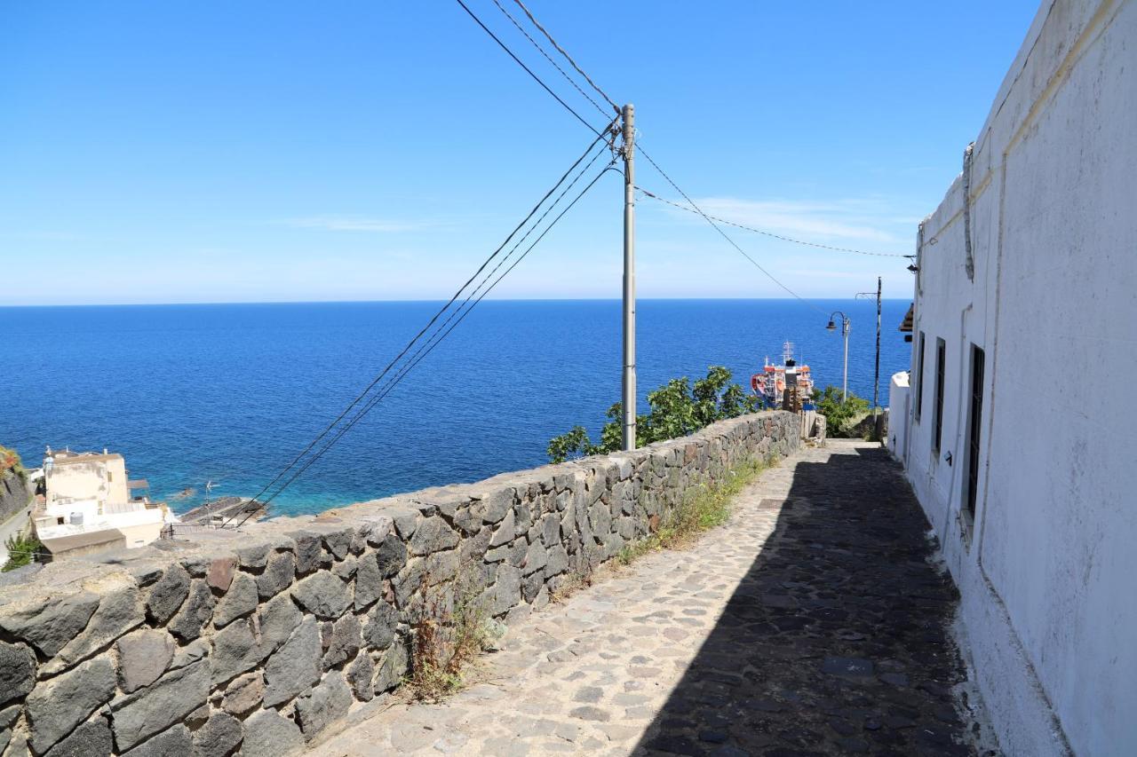 Casa Vacanze Lorenzo Villa Malfa  Exteriör bild