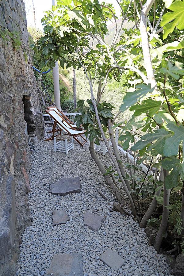 Casa Vacanze Lorenzo Villa Malfa  Exteriör bild