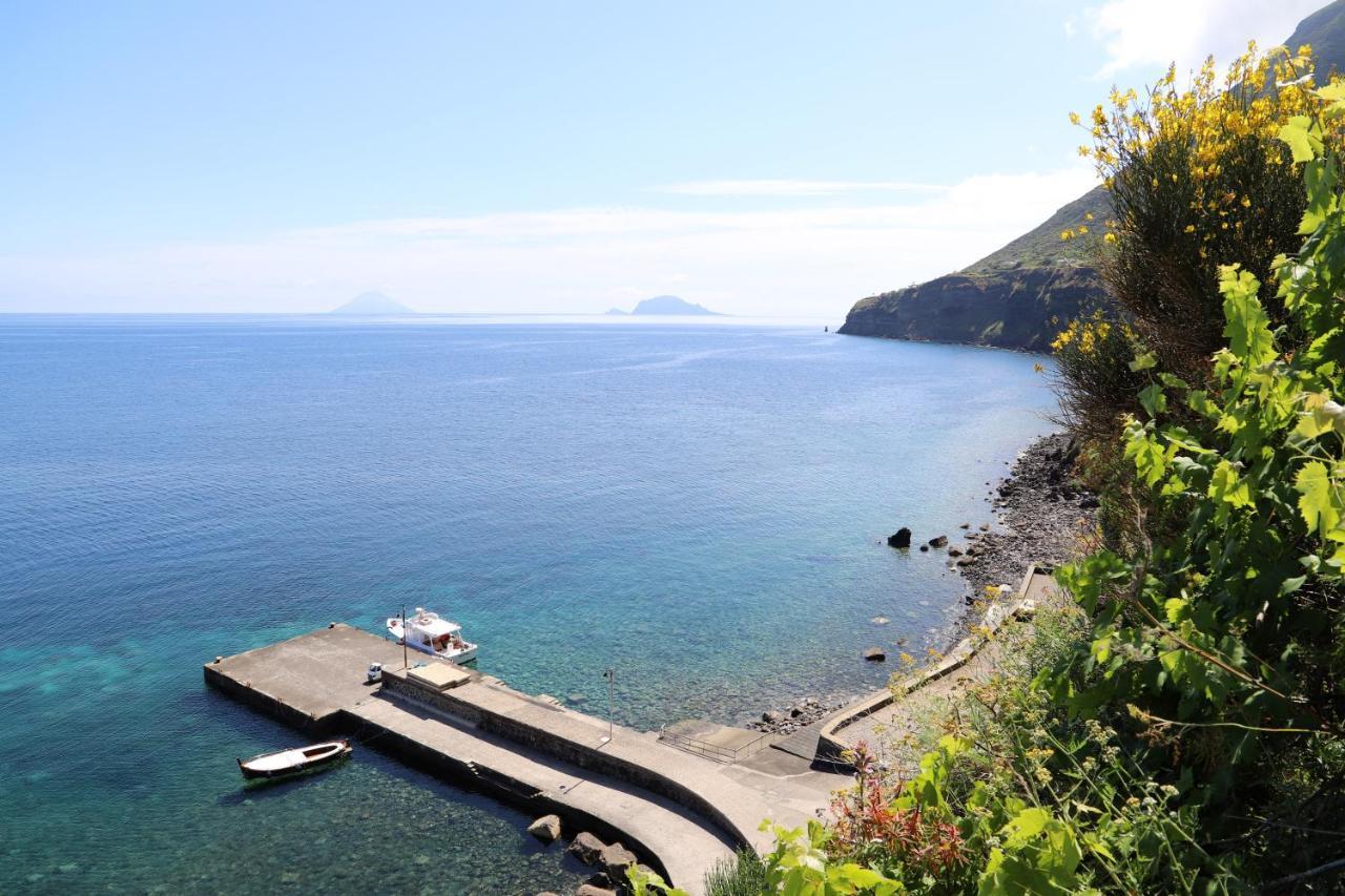 Casa Vacanze Lorenzo Villa Malfa  Exteriör bild